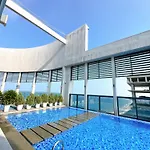 Luxury Apt Opposite Mykhe Beach Da Nang